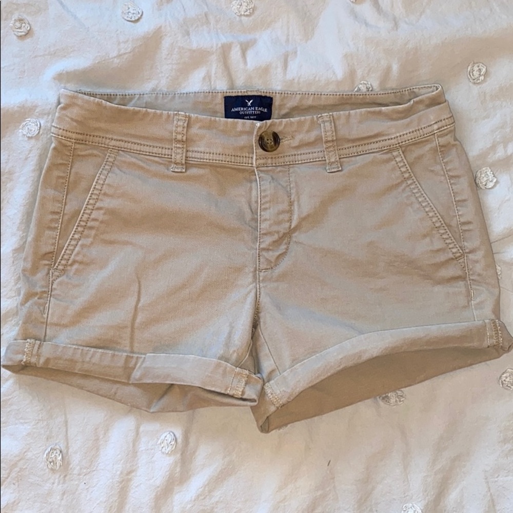 Midi Khaki American Eagle Shorts